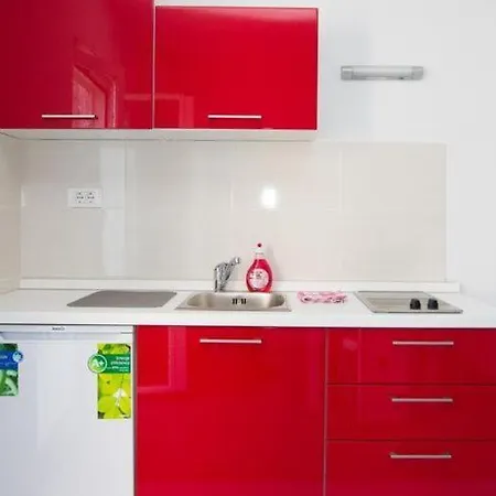 Roza - With Balcony Διαμέρισμα